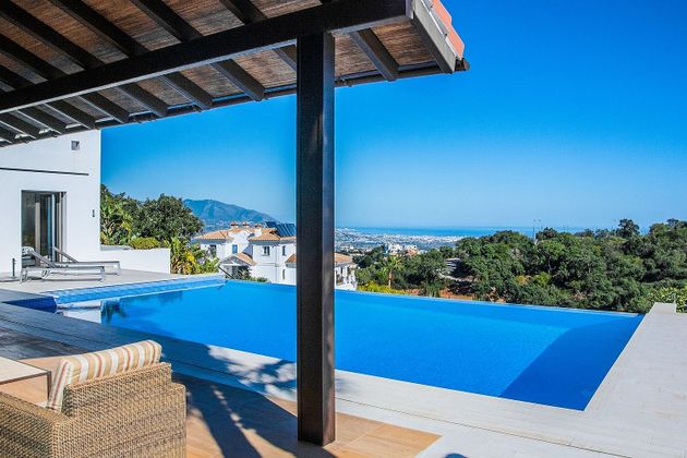 Foto 2 de Xalet en venda a Ojén de 6 habitacions amb terrassa i piscina