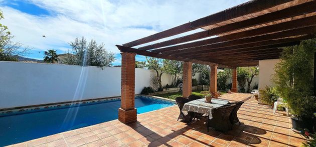 Foto 2 de Casa en venda a Ronda de 4 habitacions amb terrassa i piscina
