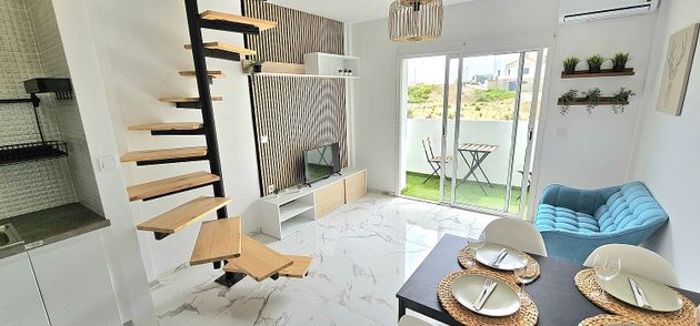Foto 2 de Dúplex en venda a El Faro de Calaburra - Chaparral de 2 habitacions amb terrassa i piscina