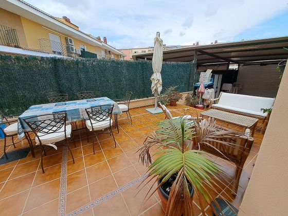 Foto 1 de Casa adossada en venda a calle Rocafort de 5 habitacions amb terrassa i piscina