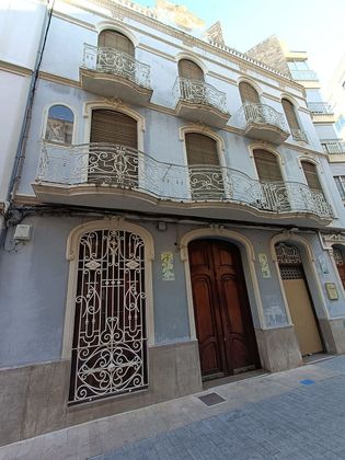 Foto 2 de Casa adossada en venda a Camino de Onda - Salesianos - Centro de 6 habitacions amb terrassa i balcó