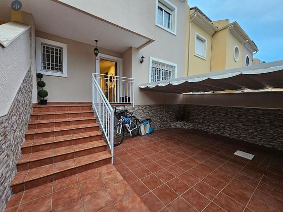Foto 2 de Chalet en venta en Polígonos - Recinto Ferial Cortijo de Torres de 3 habitaciones con terraza y piscina
