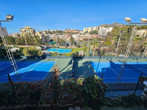 Foto 2 de Xalet en venda a El Candado - El Palo de 7 habitacions amb terrassa i piscina