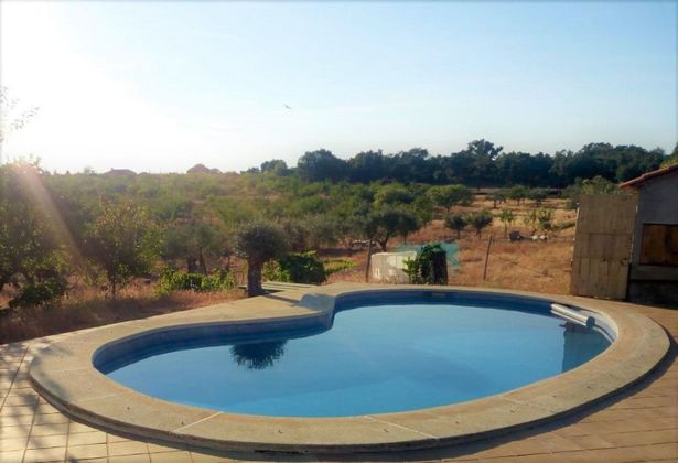 Foto 2 de Casa en venda a Plasencia de 6 habitacions amb piscina