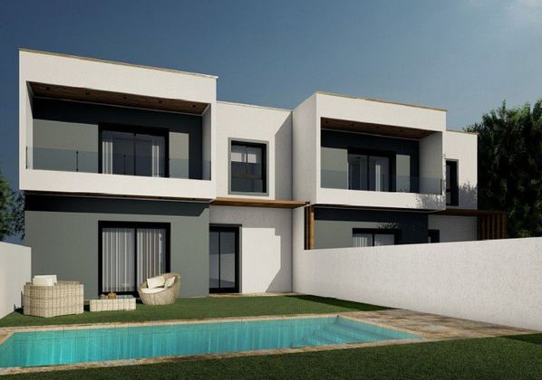 Foto 1 de Casa en venda a Plasencia de 4 habitacions amb terrassa i piscina