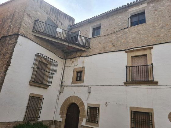 Foto 1 de Venta de piso en Trujillo de 4 habitaciones con terraza