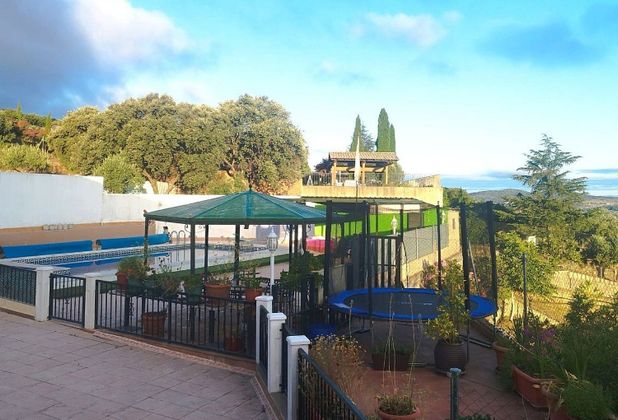 Foto 2 de Xalet en venda a Plasencia de 5 habitacions amb terrassa i piscina