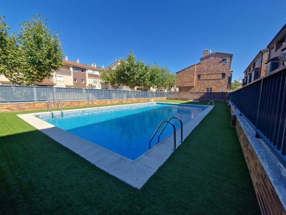 Foto 1 de Casa en venta en Plasencia de 3 habitaciones con terraza y piscina