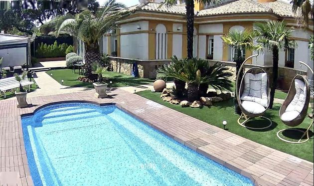 Foto 2 de Xalet en venda a Plasencia de 4 habitacions amb terrassa i piscina