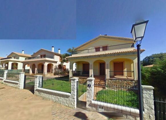 Foto 1 de Xalet en venda a Santibáñez el Alto de 4 habitacions amb terrassa i jardí