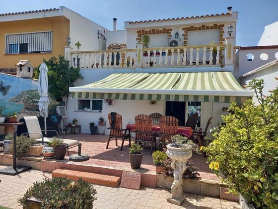 Foto 1 de Casa adossada en venda a Alfaz del Pi Pueblo-Urbanizaciones de 3 habitacions amb terrassa i piscina