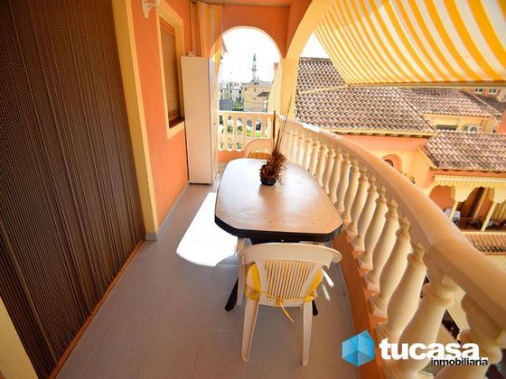 Foto 2 de Piso en venta en calle Maribel Perez Lopez Ojeda de 2 habitaciones con terraza y piscina