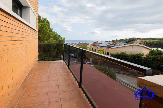 Foto 1 de Venta de casa adosada en Arenys de Mar de 3 habitaciones con terraza y garaje