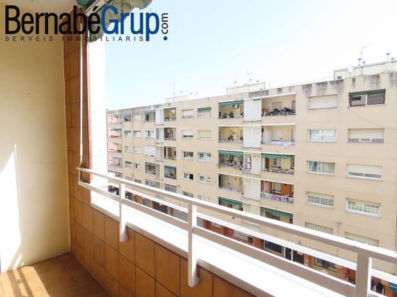 Foto 1 de Piso en venta en Instituts - Ponent - Sota el Camí Ral de 3 habitaciones con balcón y ascensor