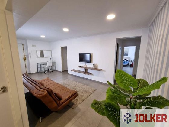 Foto 2 de Piso en venta en Zona Llombai de 3 habitaciones con terraza