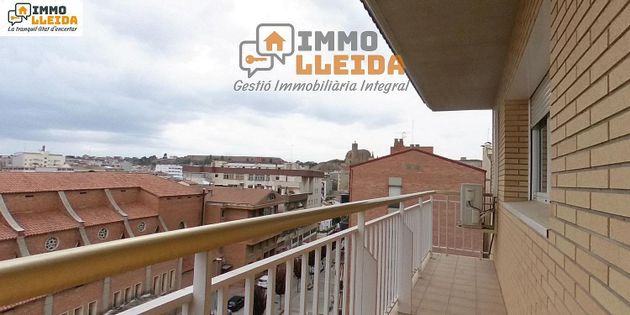 Foto 2 de Venta de piso en Balaguer de 3 habitaciones con balcón y aire acondicionado
