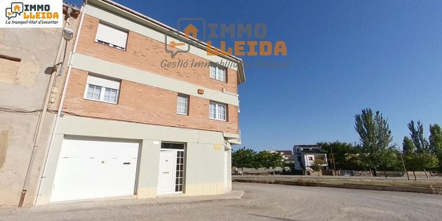 Foto 2 de Casa adosada en venta en Castellserà de 4 habitaciones con terraza y garaje