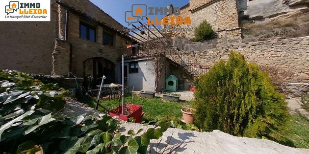 Foto 1 de Casa adossada en venda a Artesa de Segre de 3 habitacions amb terrassa i jardí