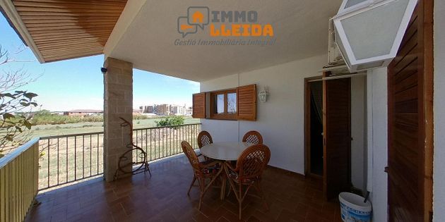 Foto 1 de Venta de chalet en Borges Blanques, Les de 6 habitaciones con terraza y piscina