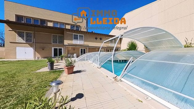 Foto 2 de Chalet en venta en calle Del Riu de 6 habitaciones con terraza y piscina