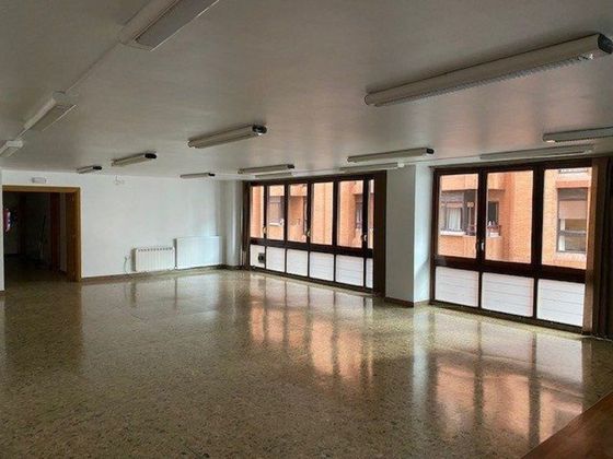 Foto 2 de Alquiler de oficina en Las Arenas Centro de 400 m²