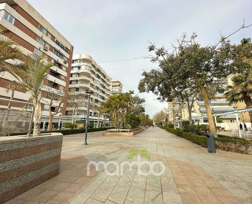 Foto 1 de Piso en venta en Centro - Vélez-Málaga de 3 habitaciones con balcón y aire acondicionado