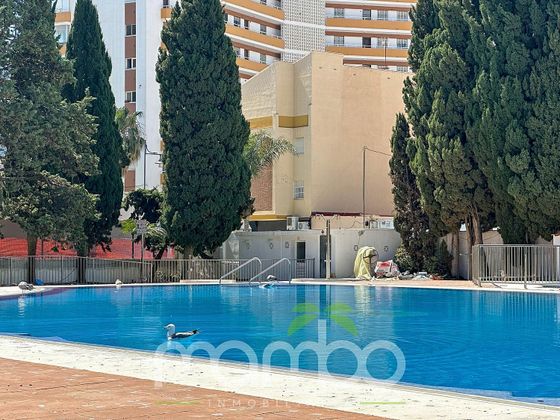 Foto 1 de Venta de piso en Poniente-Faro de 3 habitaciones con terraza y piscina