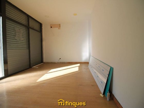 Foto 2 de Alquiler de local en ronda De Can Fàbregas de 74 m²