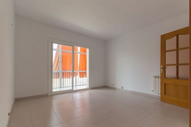 Foto 1 de Piso en venta en Els Molins - La Devesa - El Poble-sec de 3 habitaciones con balcón y calefacción