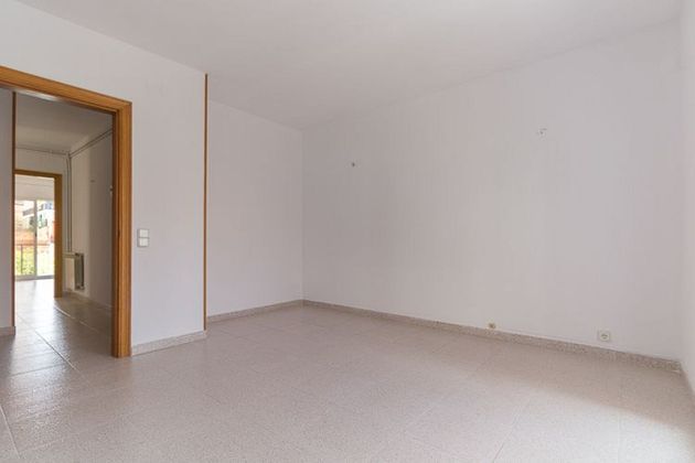 Foto 2 de Piso en venta en Els Molins - La Devesa - El Poble-sec de 3 habitaciones con balcón y calefacción