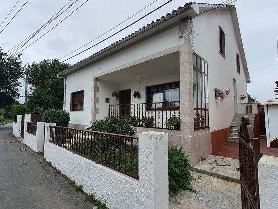 Foto 1 de Casa en venta en calle Aldea Tragove de 5 habitaciones con garaje y jardín