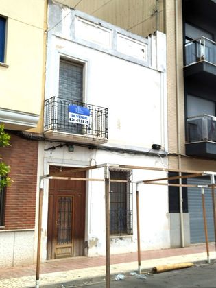 Foto 1 de Casa adosada en venta en calle Leoncio Serrano de 5 habitaciones con terraza y garaje