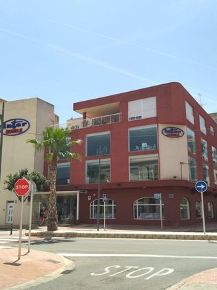 Foto 1 de Edifici en venda a avenida La Plana amb ascensor