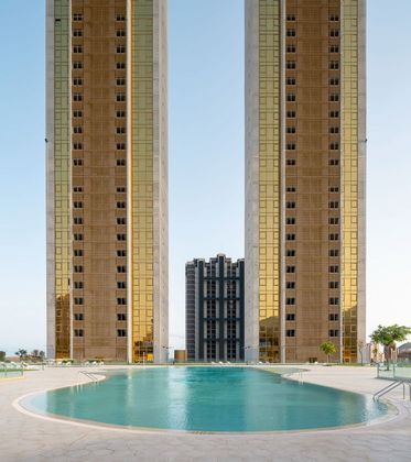 Foto 1 de Pis en venda a Playa de Poniente de 8 habitacions amb terrassa i piscina