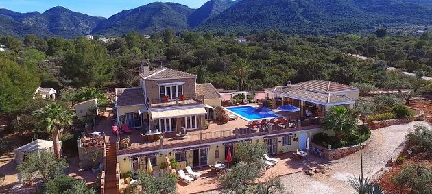 Foto 1 de Casa en venda a Alhaurín el Grande de 8 habitacions amb terrassa i piscina
