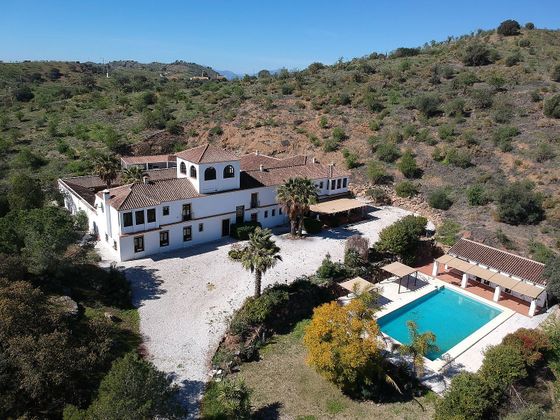 Foto 1 de Casa rural en venta en Almogía de 13 habitaciones con terraza y piscina