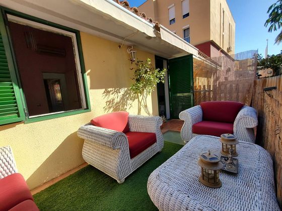 Foto 1 de Casa en venda a calle Secundino Delgado de 3 habitacions amb terrassa i jardí
