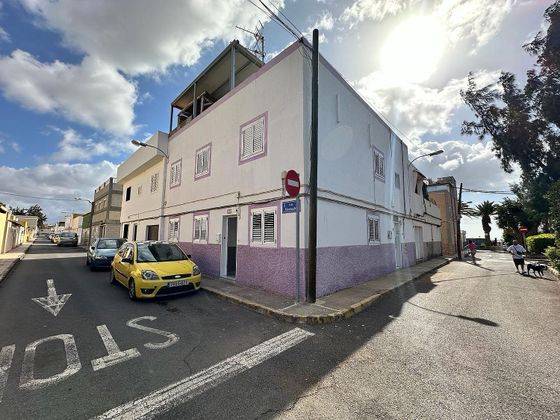 Foto 2 de Pis en venda a calle Maninidra de 4 habitacions i 83 m²