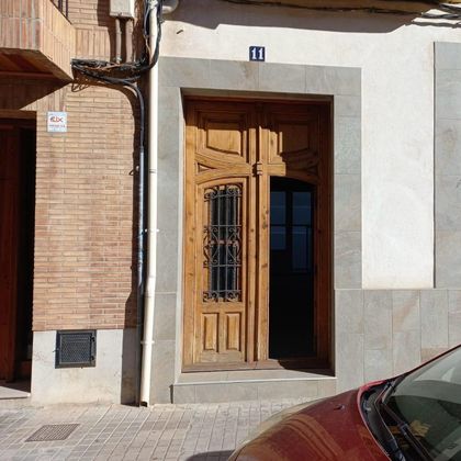 Foto 1 de Casa en venda a calle De Octubre de 3 habitacions amb terrassa