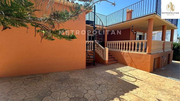 Foto 1 de Chalet en venta en urbanización Mediteranio de 4 habitaciones con terraza y piscina