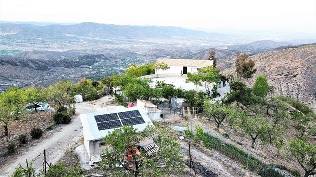Foto 1 de Casa rural en venda a Sierro de 5 habitacions amb jardí