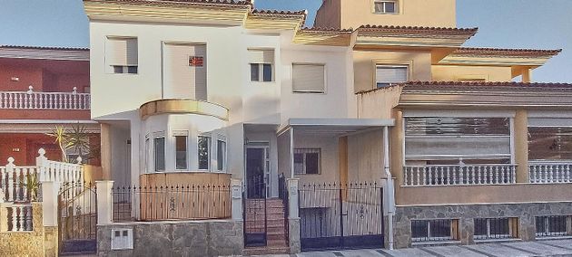 Foto 1 de Casa rural en venta en calle Grecia de 2 habitaciones con terraza y jardín