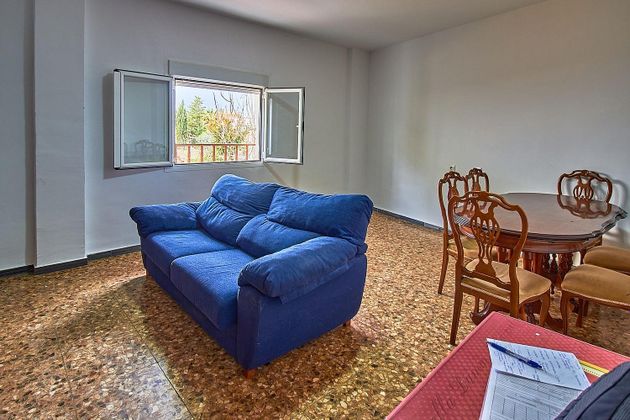 Foto 1 de Alquiler de piso en Somontín de 2 habitaciones con muebles y balcón
