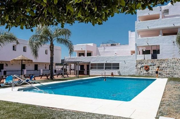 Foto 1 de Àtic en venda a El Padrón - El Velerín - Voladilla de 1 habitació amb terrassa i piscina
