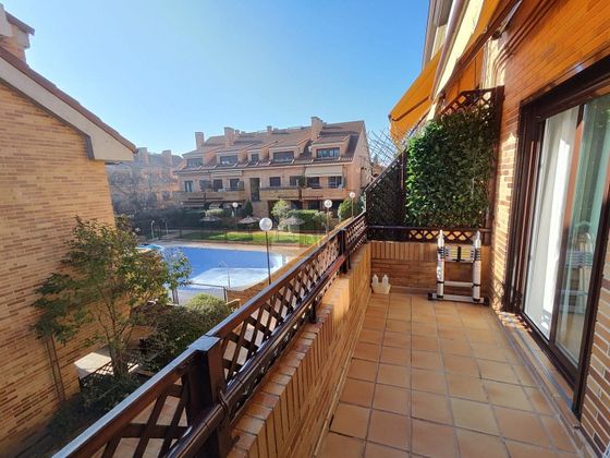 Foto 2 de Dúplex en venda a calle Codorniz de 2 habitacions amb terrassa i piscina
