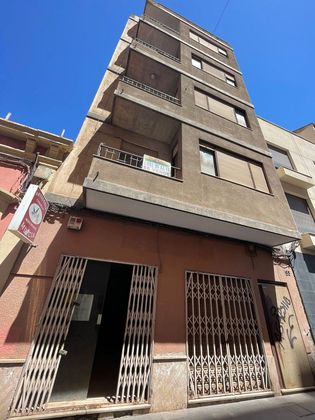 Foto 2 de Edificio en venta en calle Murcia de 320 m²
