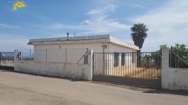 Foto 1 de Casa rural en venta en Zona Papa Luna - Platja del Gurugú de 4 habitaciones con terraza y garaje