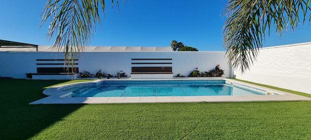 Foto 1 de Xalet en lloguer a La Jara de 2 habitacions amb terrassa i piscina