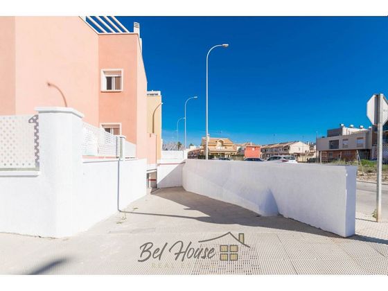 Foto 2 de Casa en venda a calle General Bañuls de 4 habitacions amb terrassa i piscina