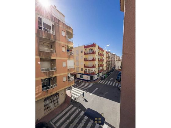 Foto 2 de Pis en venda a calle San Pascual de 3 habitacions amb piscina i balcó